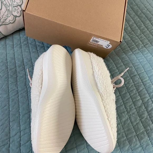 NIB Allbirds Wool Runner Fluff White Sneaker Sz 8 - Picture 7 of 15